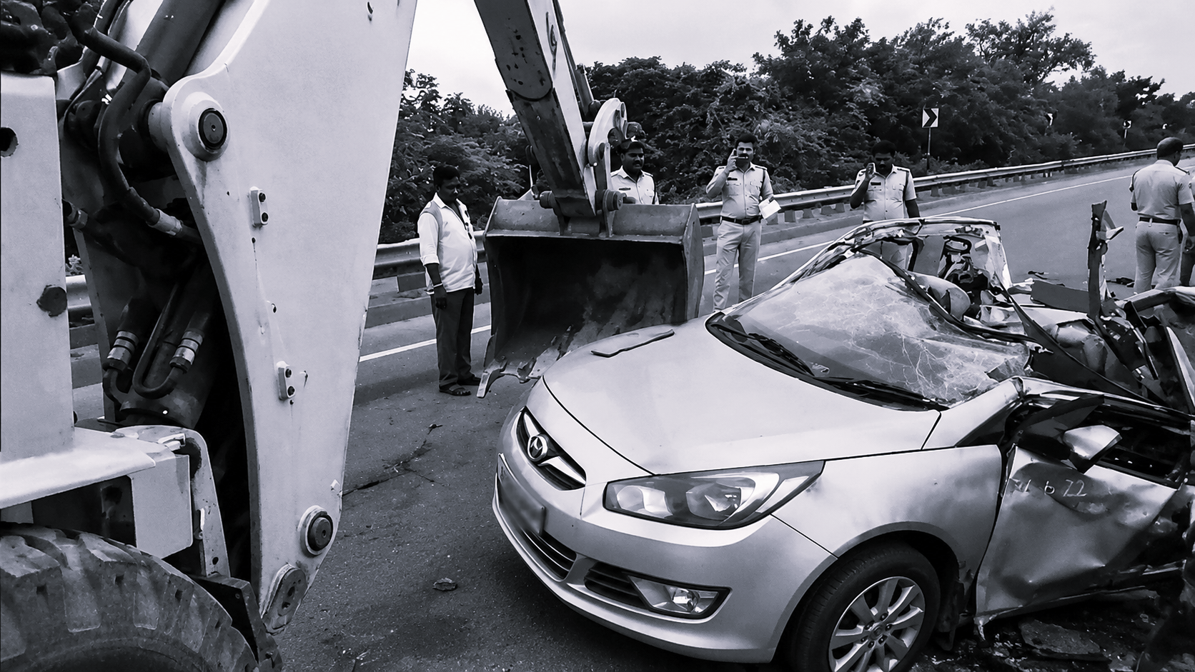 Four Killed, Including Two Children, in Early-Morning Crash on Hyderabad–Vijayawada Highway