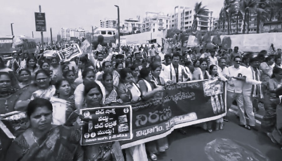 G.O. 362 Triggers Massive Protest Along Visakhapatnam Coast