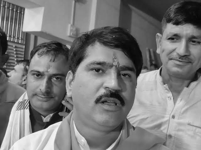 No Shoes Until Roads Are Built: BJP MLA’s Protest Highlights Rural Infrastructure Gaps