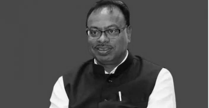 Maharashtra Suspends 15 Revenue Officials Over Alleged Land Record Manipulation